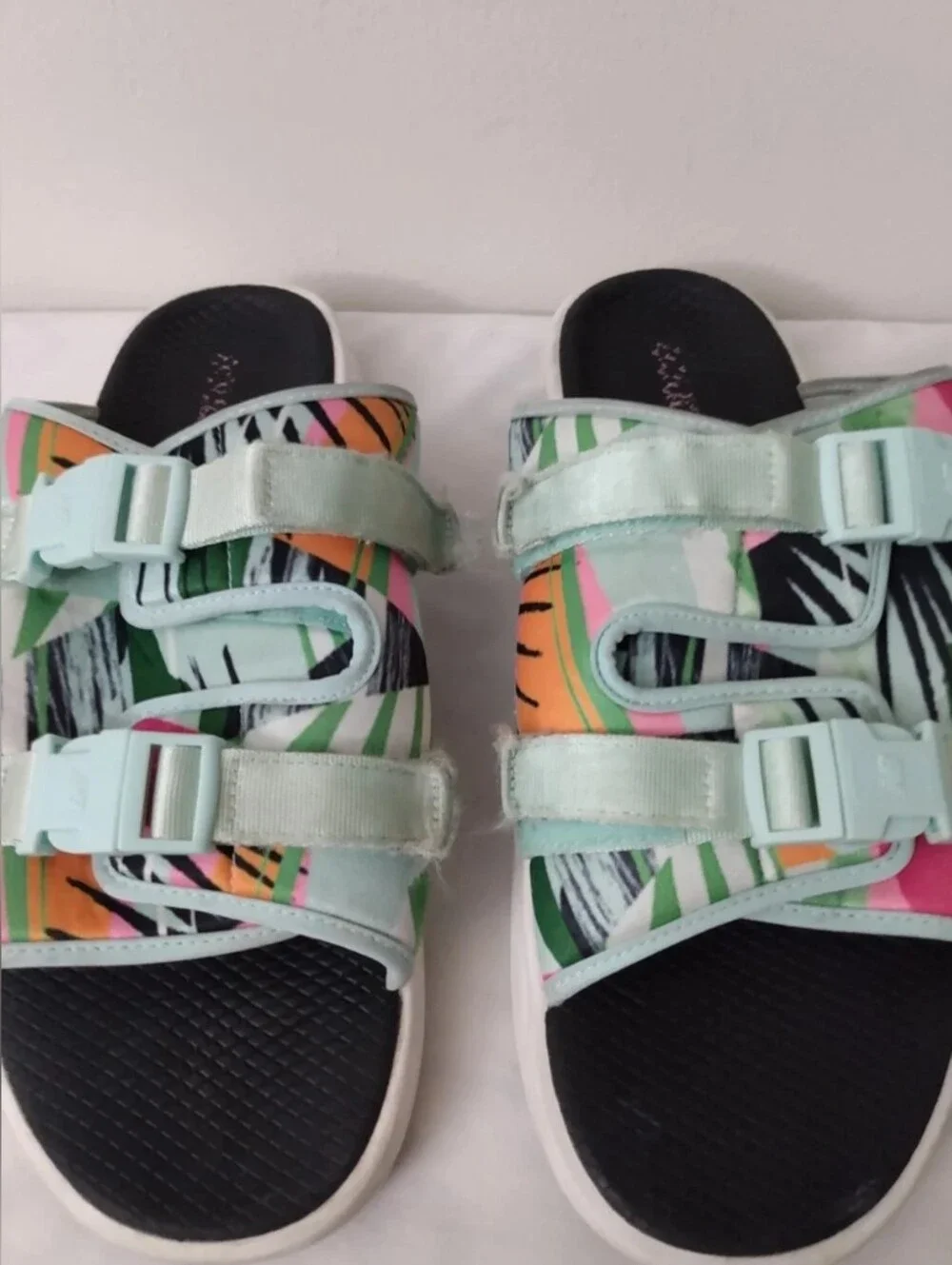 MENS NEW BALANCE 330 SLIDES SIZE 11 SANDALS